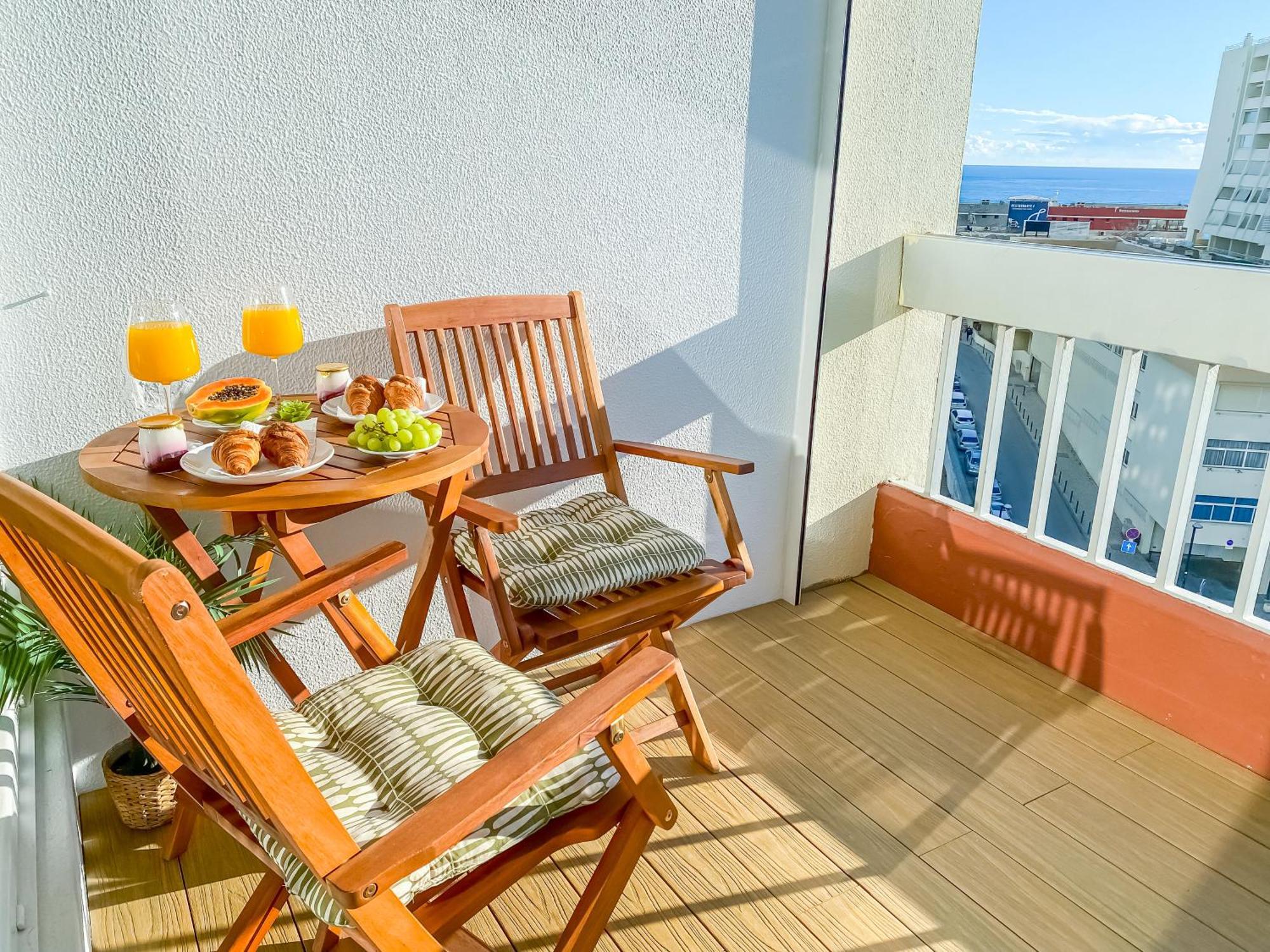 Luxury 2 Min Beach With Balcony, Ocean View, Wifi, Ac, Smarttv Portimao Exterior photo